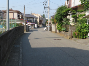 写真：停車場建設前からある道すじ