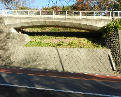 写真:木曽道旧々道切り通し跡