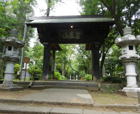 写真：無量光寺山門